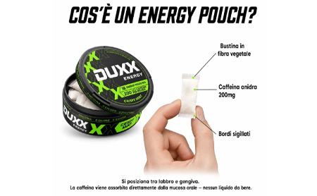Sacchetto di caffeina Duxx in mano